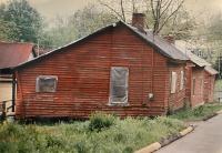 Beverly Buchanan, Madison, Georgia, 1991. Color photograph, 14.5 x 20 inches. Image courtesy Andrew Edlin gallery, New York.