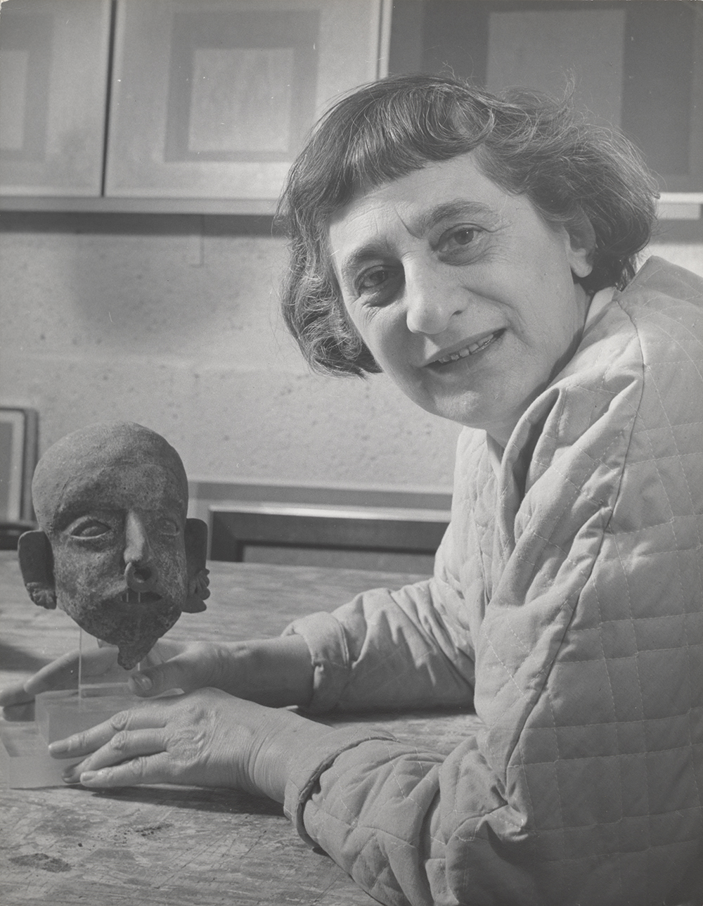 Lee Boltin, Anni Albers with Pre-Columbian head, 1958.Courtesy of The Josef and Anni Albers Foundation 1976.28.926 © Lee Boltin