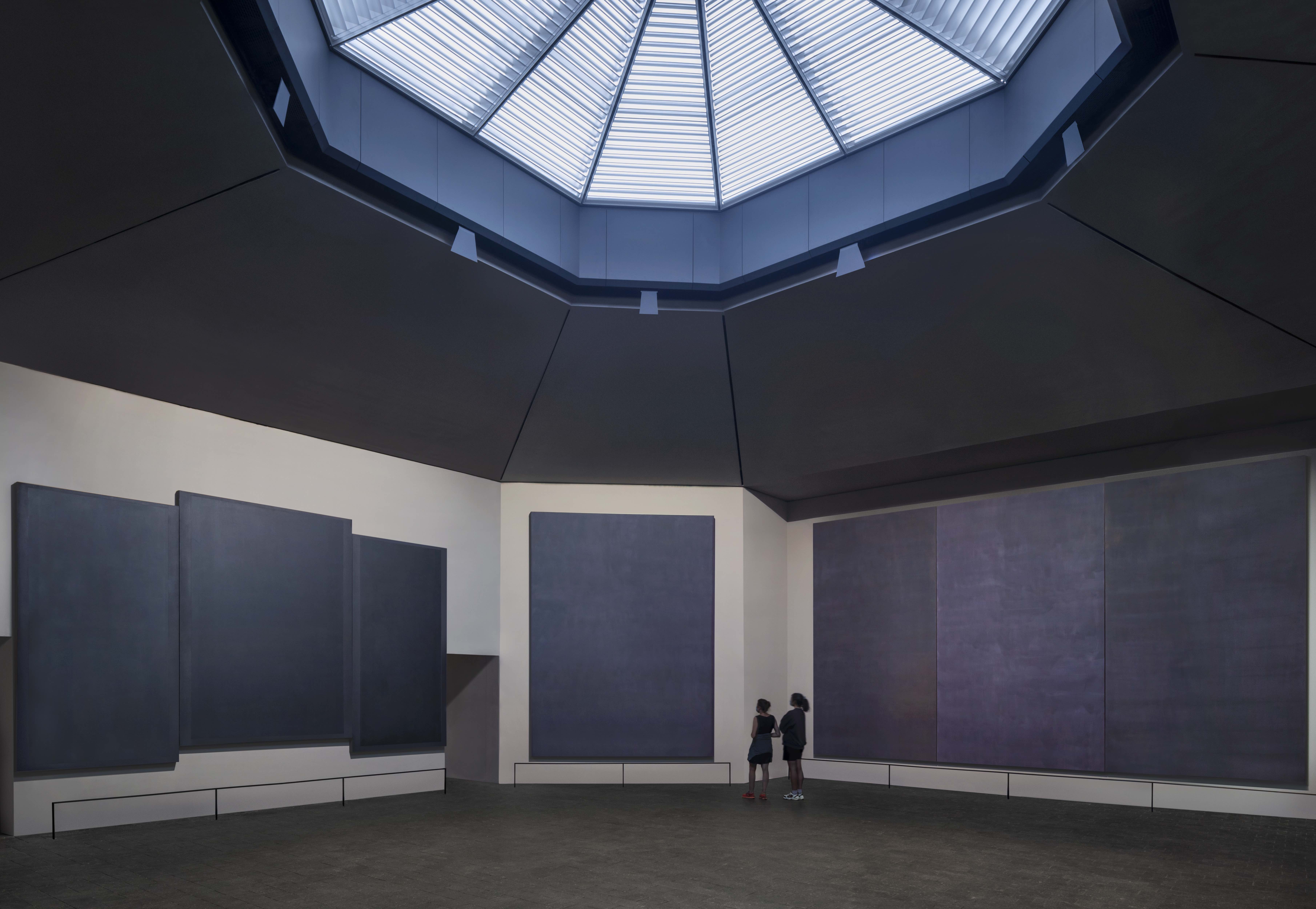 The Rothko Chapel interior at dusk. © Elizabeth Felicella